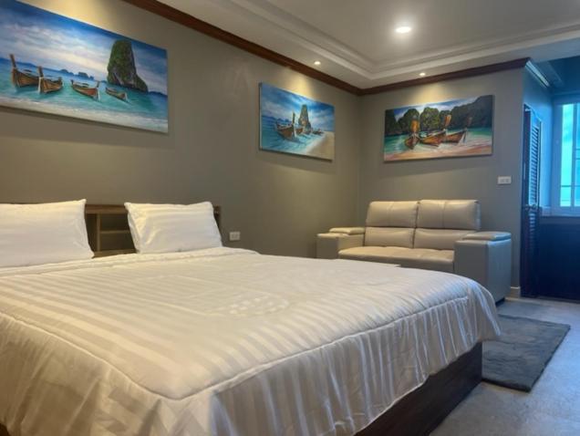 Andaman Sea Apartments Near Patong Beach - 28 Sqm With Kitchen, Private Bathroom, Seating Area, 65" Smart Tv With Free Wifi المظهر الخارجي الصورة